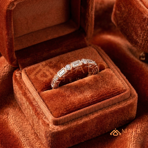 แหวนมอสซาไนต์ชุบทองคำขาว 18K สไตล์วินเทจ ทรงกลม สำหรับผู้หญิง ประดับขอบเพชร สำหรับงานแต่งงานและวันครบรอบ - Product Image 2