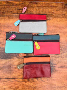 Cartera pequeña de cuero reciclado hecha a mano, monedero occidental de cuero colorido con cremallera para mujer, Cartera de cuero personalizada - Product Image 3