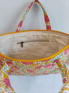 Bolso para Portátil de Algodón con Estampado Floral de Lujo, Cierre de Cremallera, Asa Suave, Diseño Ligero y Unisex para Viajes, Marca CLASSIC ART & CRAFT - Product Image 3