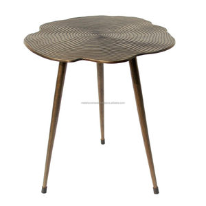 Mesa auxiliar floral chapada en oro para decoración del hogar de dormitorio y sala de estar - Product Image 6