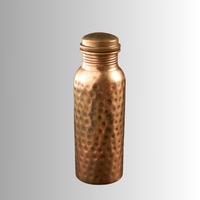Bouteille d'eau en cuivre moderne, finition mate, avec couvercle à vis antidérapant, portable, écologique, réutilisable, personnalisable avec logo et couleur, vente en gros