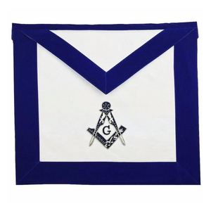 Tablier de cérémonie en tissu brodé noir avec franges dorées pour les cérémonies maçonniques, modèle Chevaliers Templiers - Product Image 1