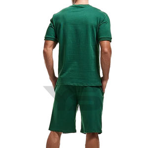 ชุดเซ็ตเสื้อยืดและกางเกงขาสั้นคุณภาพสูงสำหรับฤดูร้อน  รับสกรีนโลโก้ ชุดออกกำลังกายสำหรับผู้ชาย รุ่นปี 2026 - Product Image 2