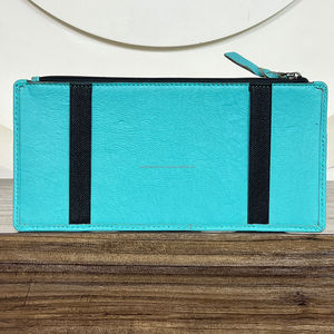 Organizador de Visera para Auto de Cuero Floral Grabado a Mano Estilo Vintage 2026, con Múltiples Ranuras para Tarjetas y Portadocumentos, Accesorios Automotrices - Product Image 6