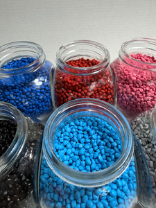 Masterbatch PE bleu pour extrusion de tuyaux en plastique, jouets en plastique, emballage, moulage par injection, résistance aux intempéries, emballage de qualité alimentaire - Product Image 4