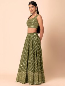 Vestido de Noche Verde Oliva con Lentejuelas Bordadas, Conjunto de Dos Piezas Lehenga sin Mangas, Estilo Banarasi, para Fiesta - Product Image 2