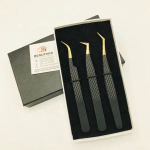 แหนบปลายแหลมสำหรับต่อขนตาจับเพชรพร้อมวัสดุสแตนเลสปลายแหลมสีดำทองออกแบบโลโก้ได้ตามต้องการ - Product Image 1