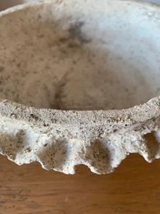 Bol décoratif en papier mâché de style vintage fait à la main Design à volants et texturé écologique Design à volants organiques - Product Image 5