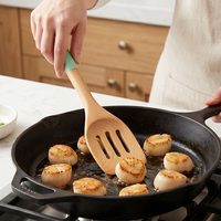 Spatule à fentes en bois massif avec manche vert menthe, écologique, résistante à la chaleur, compatible lave-vaisselle, ustensile de cuisine antiadhésif