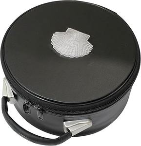 Étui pour casquette maçonnique Saint Thomas d'Acon en cuir noir, emblème brodé (argent), poignée solide pour le transport à la main - Product Image 1