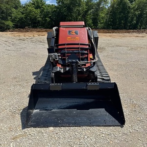 Cargadora Compacta Profesional Ditch Witch con Motor Diésel y Garantía de 2 Años - Alta Eficiencia - Product Image 2