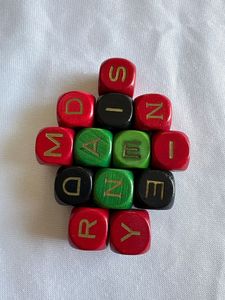 ชุดลูกเต๋าไม้แท้ที่เป็นที่ต้องการมากที่สุดสำหรับเกมกระดานและเกมสวมบทบาท มีจำหน่ายสำหรับการจัดส่งทั่วโลก - Product Image 4