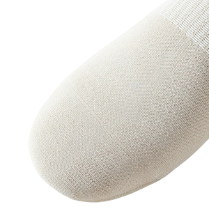 Chaussettes de yoga personnalisées pour femmes avec volants et logo, antidérapantes, pour la gym et le Pilates, avec logo personnalisé - Product Image 3
