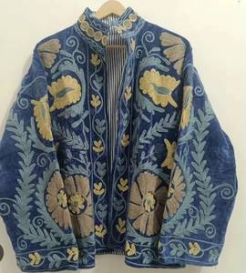 Blazer Azul Terciopelo con Cuello Alto, Bordado Floral a Mano, Manga Larga, Chaqueta para Mujer, Estilo Otoñal, Abrigo Suzani al por Mayor - Product Image 1