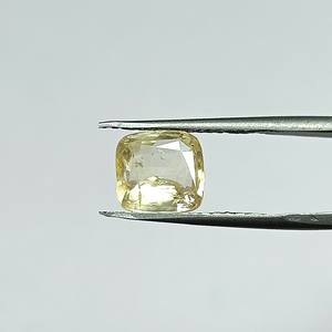 พลอยแซฟไฟร์สีเหลืองทรงคุชชั่นธรรมชาติ 3.75 กะรัต จากศรีลังกา สำหรับทำเครื่องประดับและแหวน รุ่น YCPK-185 - Product Image 1