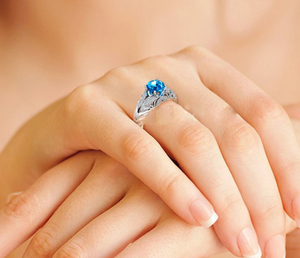 Bague en argent 925 avec pierre bleue, sertie de CZ blancs, motif feuille, bijoux de luxe pour femmes - Product Image 4