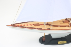 Modèle de bateau à voile en bois fait main - Yacht classique de style français peint, modèle réduit, décoration pour la maison et le bureau, Bijou - Product Image 3