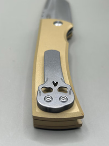 Couteau de poche tactique pliable fait main avec manche en G10 beige, lame bicolore, système de verrouillage Liner Lock, couteaux de chasse par A&M Enterprises - Product Image 4