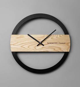 Reloj de pared moderno personalizado de madera y metal con diseño minimalista y elegante acabado en contraste. - Product Image 1