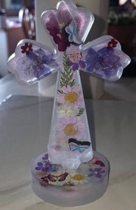 Croix carrée en résine ILAHI, motif folklorique, bords lisses, couleurs vibrantes, décoration d'intérieur de haute qualité - Product Image 6