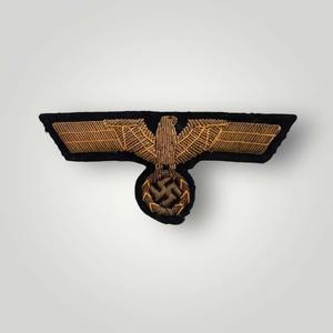 ตราสัญลักษณ์นกอินทรีปักดิ้นทองที่อกและแขนเสื้อ - Product Image 2