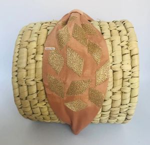 Diademas de Perlas Bordadas a Mano Personalizadas OEM para Mujer, Accesorios para el Cabello para Bodas y Fiestas, Proveedor - Product Image 2