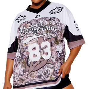 เสื้อเจอร์ซีย์อเมริกันฟุตบอลลายพรางแบบยูนิเซ็กซ์ คอวี ระบายอากาศได้ดี สไตล์แคลิฟอร์เนีย สตรีทแวร์ พิมพ์ลายแบบซับลิเมชั่น พร้อมหมายเลข จำหน่ายราคาส่ง - Product Image 3