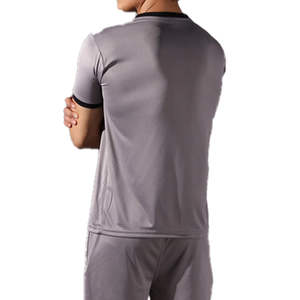 Ensemble de sport pour homme gris clair à col zippé, coupe ajustée, écologique, respirant, pour l'entraînement, le jogging, la gym, la course à pied, le fitness, vêtements de sport personnalisés - Product Image 6