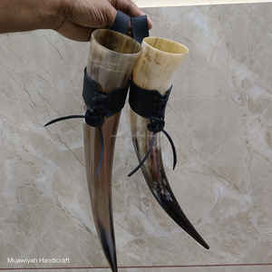 Haute sur demande belle qualité corne à boire de boeuf avec support en cuir qualité naturelle haute vente polie pour une utilisation de fête au bureau à domicile - Product Image 1