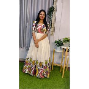 TREANDING CRÊPE IMPRIMÉ KALAMKARI TRAVAIL PRÊT À PORTER ROBE BLANC - Product Image 1