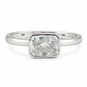 Anillo de compromiso con diamante de corte cojín y engaste de bisel para mujer, chapado en oro blanco con moissanita, regalo para el Día de la Madre - Product Image 1