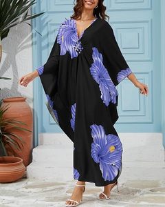 Robe maxi kaftan à imprimé floral à col en V et manches longues, coupe ample, respirante, tenue décontractée d'été, noire avec des fleurs bleues - Product Image 4