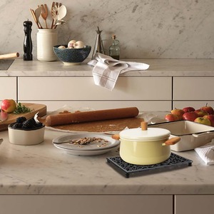 High Quality Metal Trivet Heat Resistant Durable Iron Hot Pot Holder Kitchen <b>Table</b> <b>Protector</b> for Serving Cookware and Dining Use - Product Image 4