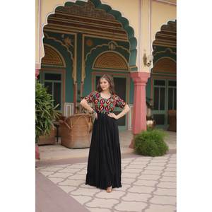 Vestido de Noche Especial para Navratri con Trabajo Kutchi Gamthi Kodi - Product Image 2