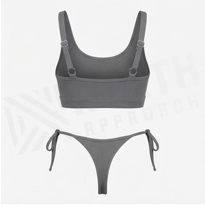 Conjunto de bikini de 2 piezas para mujer, top bandeau con cuello redondo en gris liso con detalle hueco y braguita tipo tanga con cordón ajustable - Product Image 2
