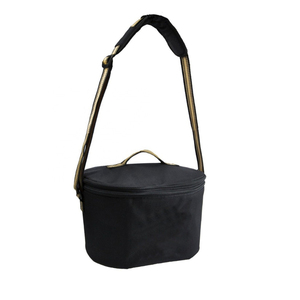 Étui de transport pour casque d'équitation avec intérieur rembourré, tissu durable et fermeture éclair sécurisée pour le rangement et le transport de l'équipement d'équitation - Product Image 1
