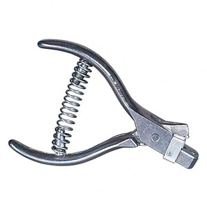 Veterinary Livestock and Farm Identification Pig Ear Notchers Stainless Steel Animal Ear Cutting Tools - Product Image 1