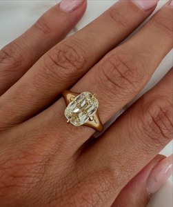 Anillo de compromiso de oro con diamante solitario de 5 quilates, cultivado en laboratorio, corte cojín alargado, color champán, estilo vintage, con engaste de garra, marrón claro, IGI - Product Image 5