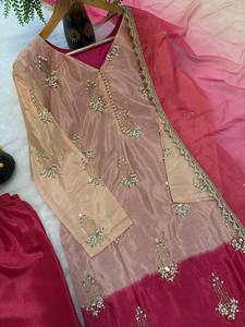 ชุดผ้าไหมชินนอนเนื้อหนักคุณภาพเยี่ยม ประดับด้วยลูกปัดและงานปักมืออย่างประณีต พร้อมกางเกงพลัซโซและผ้าคลุมไหล่ - Product Image 6