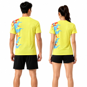 ชุดเสื้อเทนนิสไล่เฉดสีเหลืองแบบกำหนดเองสำหรับผู้ชายและผู้หญิง – ชุดกีฬาที่ระบายอากาศได้ดีและแห้งเร็ว - Product Image 2