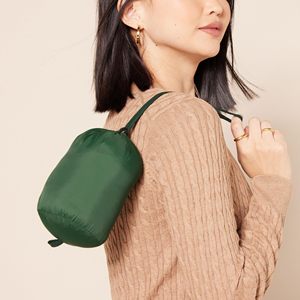 Veste matelassée légère à capuche pour femme, coupe ajustée, coupe-vent, en polyester rembourré, personnalisable, marque privée - Product Image 6