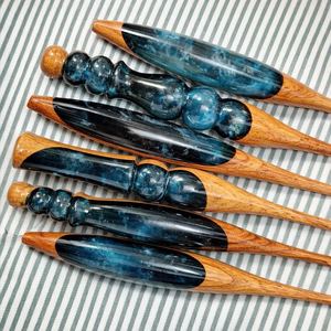 Agujas de Ganchillo de Madera de Lujo de Alta Calidad y Agujas de Tejer Ergonómicas con Agarre Suave para Coser a Mano y Tejer - Regalo Hecho a Mano - Product Image 4
