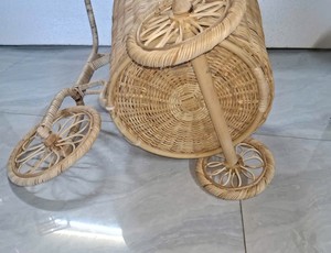 Triciclo de ratán natural tejido a mano para niños, bicicleta de mimbre de juguete para juegos de simulación, decoración para habitación infantil o guardería, de Vietnam. - Product Image 6