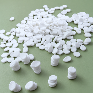Meilleur prix, produit phare : Granulés de carbonate de calcium (masterbatch) en forme de remplissage, couleur blanc naturel, matière première pour bidons. - Product Image 1