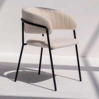 Chaise de salle à manger Vandana Zentrix Prime Boucle avec un design ergonomique moderne et un confort premium