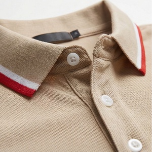 Polo à manches courtes beige pour homme avec poche, couleur unie, style décontracté, tissu tissé, coupe classique - Product Image 4