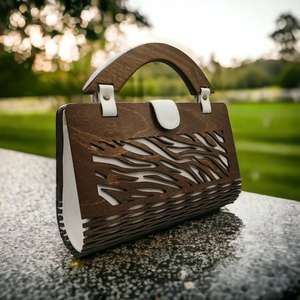 Pochette en bois exotique richement détaillée avec grande capacité et chaîne décorative, idéale pour les sorties nocturnes ou les tenues de soirée à un prix abordable - Product Image 2