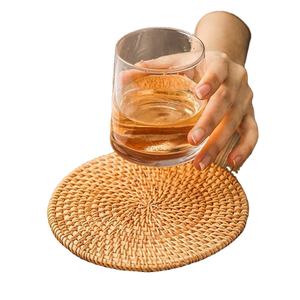 Sous-verres en rotin tressé naturel de style floral classique, résistants à la chaleur, décoration de vacances, cadeau en provenance du Vietnam - Product Image 1