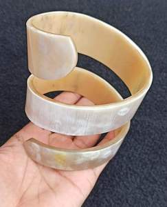 Nouvel Arrivage Bracelet Classique en Corne de Buffle Fait Main, Motif Serpent Spirale, Design Personnalisé, Artisanat Naturel, Bijou Tendance, Cadeau - Product Image 4
