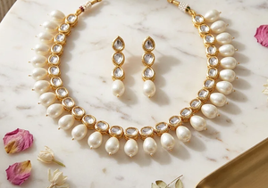 White Kundan and White <b>Pearl</b> Gold Plated Necklace <b>Set</b> with Matching Earrings Indian Bridal Wedding Fashion Jewelry - Product Image 5